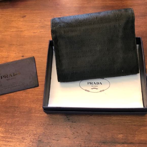 Authentic Prada women’s black wallet - Picture 3 of 11